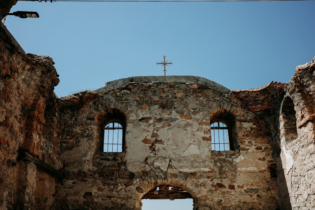 Koronka do św. Rity: Jak modlić się w trudnych i beznadziejnych sprawach?