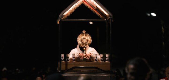 Jak modlić się nowenną pompejańską?